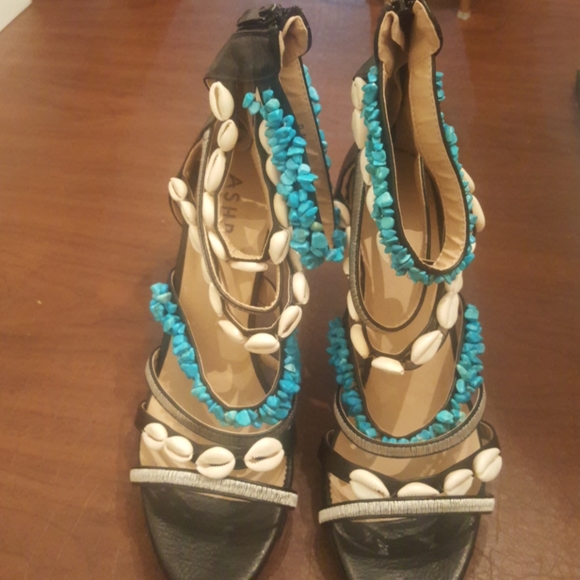 Shoes - Picture 1 of 5